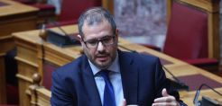 Καθυστέρηση από τα… αποδυτήρια για το νέο Χωροταξικό των ΑΠΕ φέρνει η παραίτηση Μπακογιάννη από το ΥΠΕΝ - Οι ημερομηνίες, τα σχόλια της αγοράς και η ανησυχία της κυβέρνησης