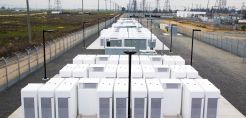 Στο 25% μειώθηκε η ανεργία τον Μάιο
