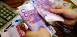 Η ΔΕΗ στα όρια του κραχ: Τι τρέχει με τα δάνεια και τη ρευστότητα της επιχείρησης 