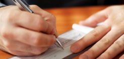 Μειώθηκαν κατά 50% οι ακάλυπτες επιταγές στο εξάμηνο