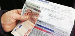 Ουρές χιλιάδων καταναλωτών για φτηνότερο ρεύμα από ΔΕΗ