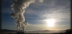 Συζητείται «ρήτρα ρύπων» για τα τιμολόγια του ρεύματος