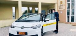 Δωρεά ηλεκτρικού οχήματος στο Δήμο Μαλεβιζίου από ΑΔΜΗΕ & Αριάδνη Interconnection 
