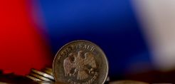 Το ρούβλι επεκτείνει τα κέρδη του - Πέρασε το όριο των 60 έναντι του δολαρίου