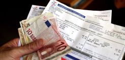 ΔΕΗ: Αφού έσπασε το "ταμπού" των 1.000 ευρώ, προχωρά σε αποκοπές και σε όσους χρωστούν μικρότερα ποσά