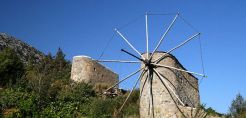 Ενεργειακή αυτονομία με παραδοσιακούς ανεμόμυλους στο Λασίθι