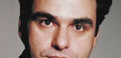 Μεταξύ συναίνεσης και χρεοκοπίας