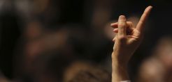 «Μέση λύση» αναζητείται για το θέμα των ποσοτήτων στις δημοπρασίες τύπου NOME – Τι μελετά η κυβέρνηση και τι η ΔΕΗ