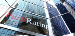 Fitch: Η ενεργειακή κρίση στην Ελλάδα ψαλιδίζει τη μείωση του ελλείμματος