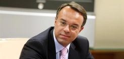 Σταϊκούρας : Έρχονται μέτρα για τουρισμό, ενέργεια, ακτοπλοΐα, ναυτιλία