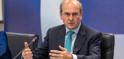 Χατζηδάκης: Παραλάβαμε τη ΔΕΗ στο χείλος της χρεοκοπίας