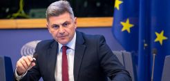 Φαραντούρης στο Euractiv: Βιώσιμες ενεργειακές πολιτικές με την κοινωνία, για την κοινωνία