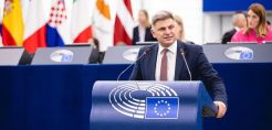 Φαραντούρης: Η Κομισιόν παραδέχεται στρεβλώσεις στην αγορά ηλεκτρικής ενέργειας