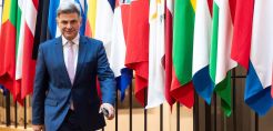 ΥΠΕΝ: Πιθανή η αλλαγή του κώδικα προμήθειας ηλεκτρικής ενέργειας για να μπορούν να "βγαίνουν" και σταθερά τιμολόγια 6 ή 8 μηνών