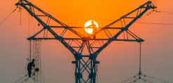 ΙΕΑ: Μεγάλες καθυστερήσεις και κόστη στην αλυσίδα εφοδιασμού βαραίνουν την ανάπτυξη των ηλεκτρικών δικτύων