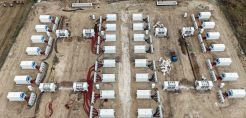 Faria Renewables: Ολοκλήρωσε την εγκατάσταση μπαταριών 49,9 MW στην Ελασσόνα