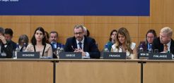 Το δρόμο για ένα giga-scale project ύψους μέχρι και 30 δισ. ανοίγει η συμφωνία ΔΕΗ - Amazon - Το αποκλειστικό option της AWS, οι δεσμεύσεις του ελληνικού ομίλου και η Δ.Μακεδονία