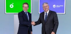 HELLENiQ ENERGY και BP ανανέωσαν την συνεργασία τους έως το 2035