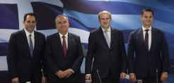 Συνάντηση Χατζηδάκη με τον πρέσβη της Αιγύπτου - Μετά τις ηλεκτρονικές, έπεσαν και οι κανονικές υπογραφές για το EMGF