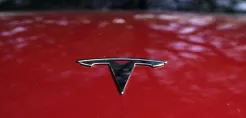 Tesla: Απογοήτευσαν οι παραδόσεις αυτοκινήτων το δεύτερο τρίμηνο