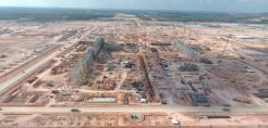 Επένδυση 7 δισ. δολαρίων σε μονάδα της Petronas σχεδιάζει η Saudi Aramco