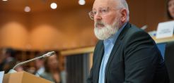 Τίμερμανς: Η εποχή των άφθονων και φθηνών ορυκτών καυσίμων ανήκει οριστικά στο παρελθόν