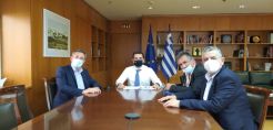 Για τις συνδέσεις, το net metering και τα έργα έως 400kW συζήτησε ο ΠΣΑΦ με τον Σκρέκα