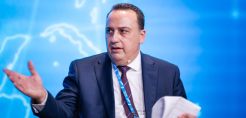 Λουμάκης: Δύο άστοχες ρυθμίσεις που «στοιχειώνουν» την ασφάλεια των φωτοβολταϊκών σταθμών 