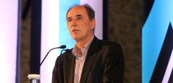 Σταθάκης: Η ανάπτυξη που θα βγάλει την οικονομία από την κρίση θα στηρίζεται στο ανθρώπινο δυναμικό της