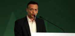 Βάσεις στήριξης για 23 απαιτητικά φωτοβολταϊκά στην Αιτωλοακαρνανία παρέδωσε η C Solar Steel