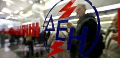 ΔΕΗ: Το σχέδιο για τη μείωση του χρόνου αναμονής στις ουρές των καταστημάτων – Αλλαγή ωραρίου λειτουργίας και νέα καταστήματα