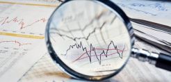 Η χώρα σε τεντωμένο σχοινί χωρίς δίχτυ ασφαλείας – Νέκρωσαν την αγορά η αβεβαιότητα και τα capital controls