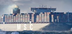 Η MSC ναυλώνει 11 containerships με καύσιμο LNG