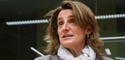 Ισπανία: Σε μείωση των εισαγωγών ρωσικού LNG προτρέπει τις εταιρείες η Υπουργός Ενέργειας