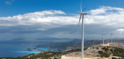 Εξηγήσεις καλείται να δώσει ο ΔΕΔΔΗΕ για αυθαίρετες περικοπές της αιολικής παραγωγής στα νησιά