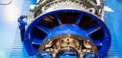 Motor Oil: Τον Ιούλιο σε εμπορική λειτουργία η μονάδα με ΓΕΚ ΤΕΡΝΑ στην Κομοτηνή – Έχουν συναφθεί PPAs με ΗΡΩΝ και NRG – 200 εκατ. EBITDA το 2027 από τις ΑΠΕ