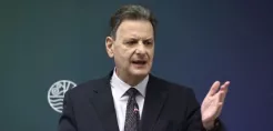 Την παράταση των επιδοτήσεων στο ρεύμα και τον Σεπτέμβριο προανήγγειλε ο Θ. Σκυλακάκης