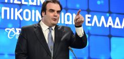 Reuters: Η Ελλάδα θα μειώσει την πρόβλεψή της για τη φετινή ανάπτυξη λόγω της κρίσης