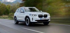 BMW: Προχωρά σε προσαρμογή της παραγωγής σε εργοστάσια στο Ηνωμένο Βασίλειο και στη Γερμανία