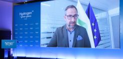 Στις «αρρυθμίες» του πλαισίου και στα δίκτυα του ΔΕΔΔΗΕ βρίσκει «τοίχο» το ενδιαφέρον επιχειρήσεων για μπαταρίες – Μπαίνουν επί τάπητος λύσεις «grid-forming»