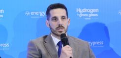 Στεριώτης: Κρίσιμα ερωτήματα για τις σχέσεις βουλευτών με τους τηλεκαναλάρχες
