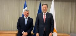 Συνάντηση Σκυλακάκη με τον Κύπριο ομόλογό του - Έπεται υπογραφή Μνημονίου Συναντήληψης για την ηλεκτρική διασύνδεση των δύο χωρών