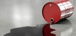 Πτώση για το αργό παρά την υποχώρηση των αποθεμάτων