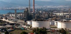 Γκάζι για ΔΕΠΑ ζητά η τρόικα, γιατί έχουν σειρά τα ΕΛΠΕ
