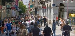 Ξεκινούν αύριο οι χειμερινές εκπτώσεις 