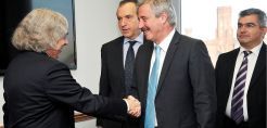 Το Europolitics για την επίσκεψη ΥΠΕΚΑ στις ΗΠΑ: Συνηγορώντας υπέρ ενός ελληνικού κόμβου ενέργειας