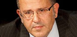 Μετά τους μισθούς, απειλούνται τα ακίνητα