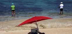 Διαμαρτυρία έξω από την κυπριακή Βουλή για τη διάσωση των φυσικών ακτών