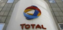 Total: Ζητά περισσότερη χρήση του ευρώ στις πετρελαϊκές συναλλαγές
