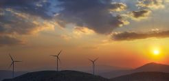 «Λάθος μήνυμα στέλνει η αύξηση της τιμής των ΑΔΙ», λέει η αγορά των ΑΠΕ